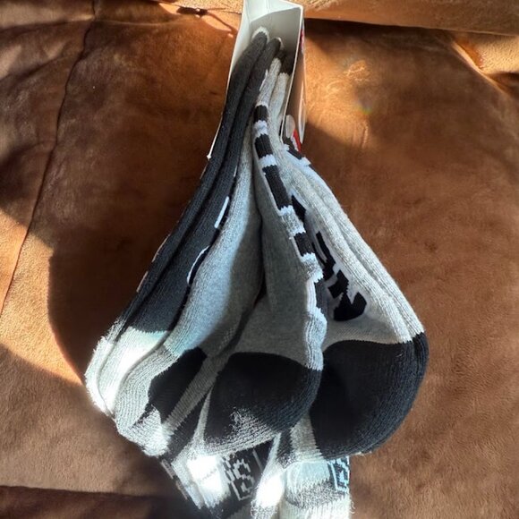 Brooklyn Nets NBA Logo Kid's 3 Pair Quarter Cut Socks - Picture 4 of 5